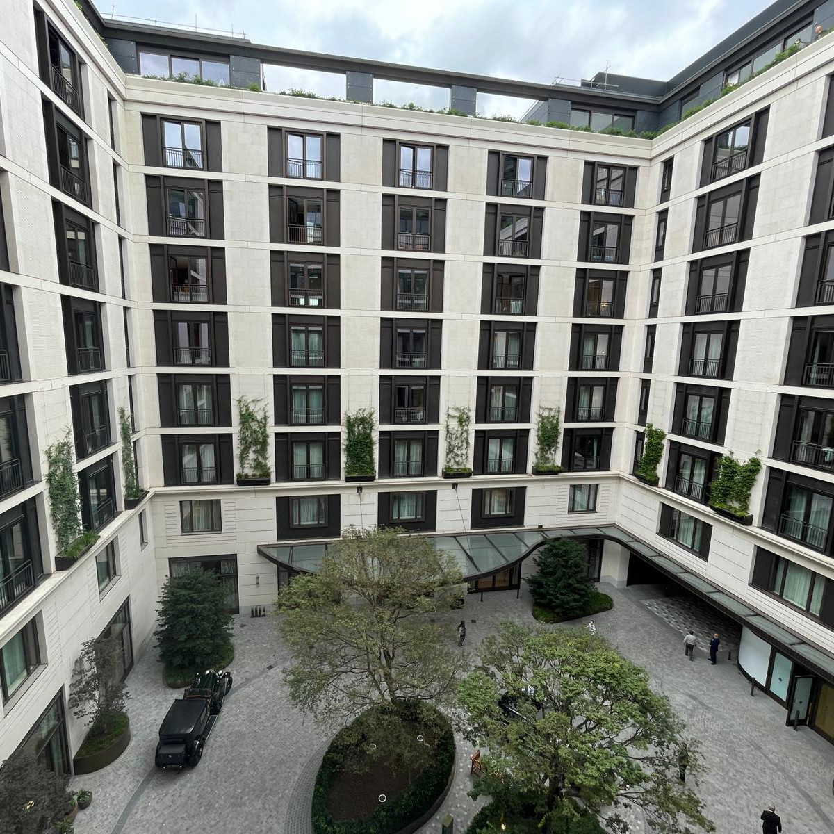 Peninsula Hotel – Hyde Park, London